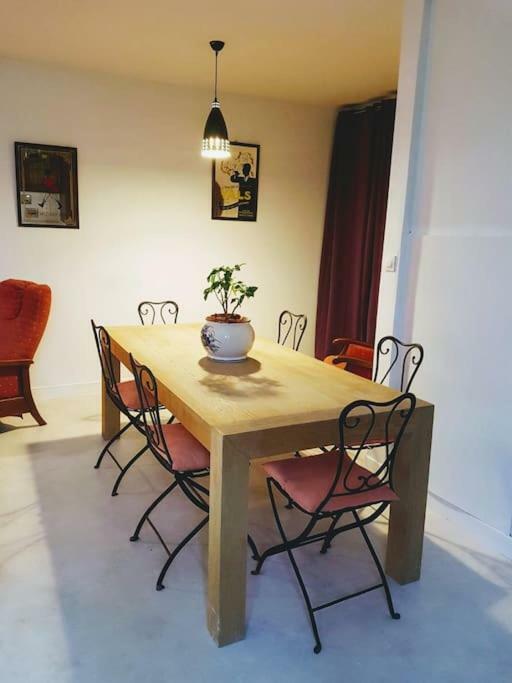 Maison d'hôtes Etage Prive Dans Maison Chaleureuse Avec Piscine Antibes