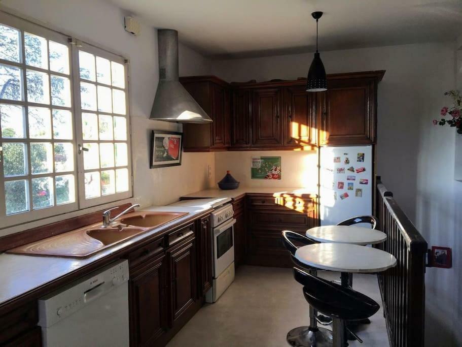 Etage Prive Dans Maison Chaleureuse Avec Piscine *