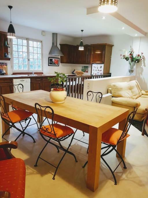 Etage Prive Dans Maison Chaleureuse Avec Piscine * Antibes