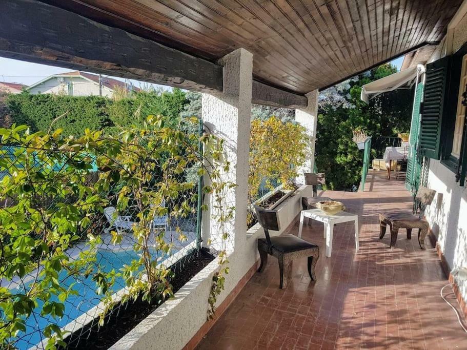 Etage Prive Dans Maison Chaleureuse Avec Piscine Maison d'hôtes *